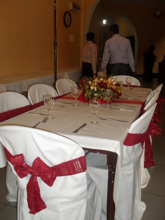 קנדי Royal Mount Hotel מראה חיצוני תמונה